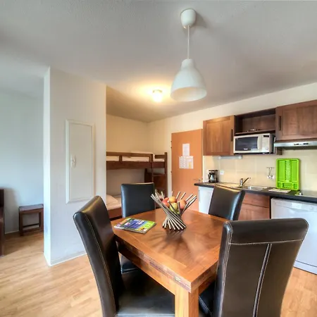 Апарт-отель Zenitude Hotel-residences L'acacia 3*