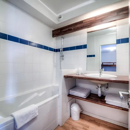 Апарт-отель Zenitude Hotel-residences L'acacia 3*